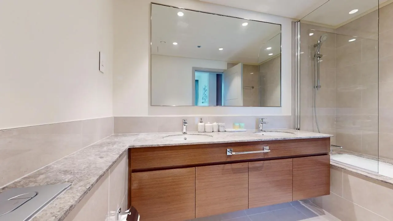 Forte Tower 2 - Glamorous Three Bedroom Dubai 0*,  United Arab Emirates